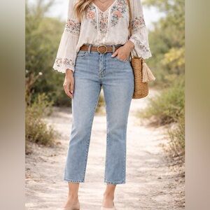 38. Fidelity Cali Women’s Fit Breaker Jeans Size 27 X 27” Inseam